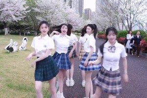 ❤️跟上热度！浙江蕞红啦啦队跳高尔夫舞！